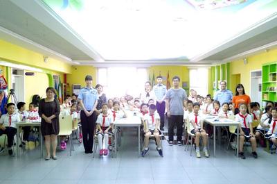 北京110“校园安全宣传月”平安进校园