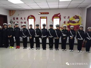 朝阳交警积极开展科技周宣传活动 邀请富锦小学师生观摩分中心