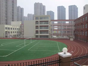 青岛华清肉食厂与小学一墙之隔 烟熏小学生被曝光