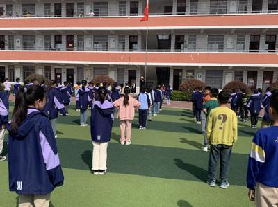 潢川县黄岗中心小学开展“缅怀英烈，传承红色精神”主题教育活动