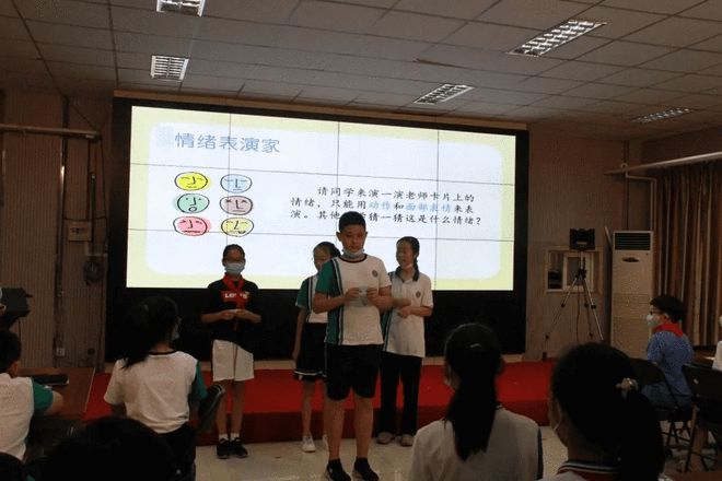 朝阳区心理关爱月行动展示 垂杨柳中心小学劲松分校与朝阳中心小学携手同行
